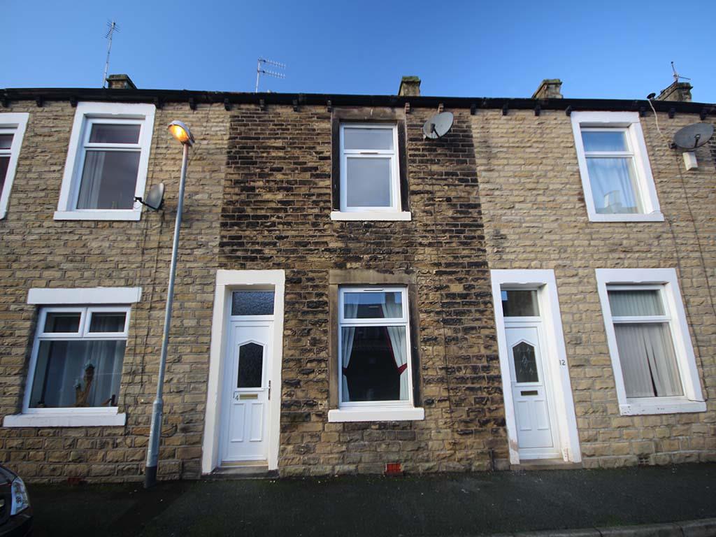2 bedroom mid terrace house To Let in Earby - Main Image